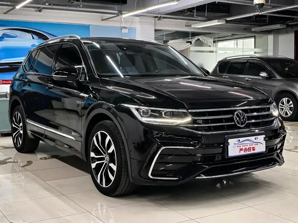 Volkswagen Tiguan L — фото 3