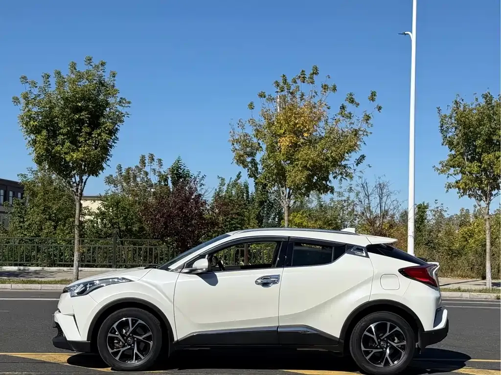Toyota C-HR — фото 4