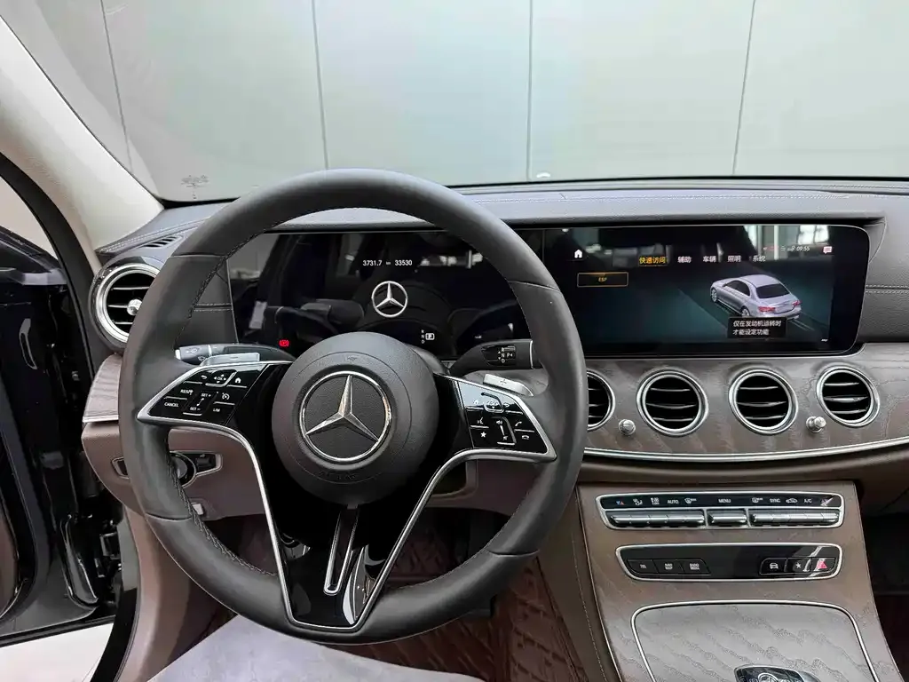 Mercedes-Benz E-Class — фото 10