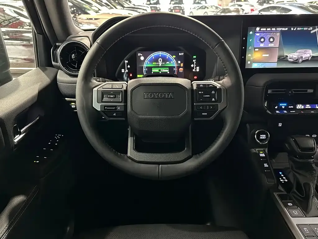 Toyota Prado — фото 10
