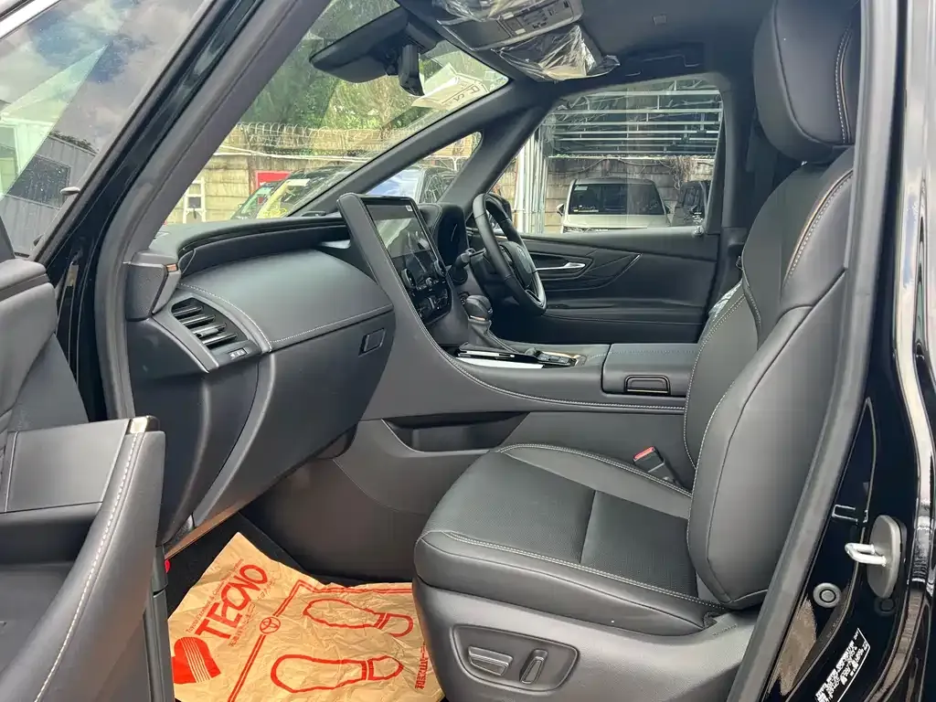 Toyota Alphard — фото 5