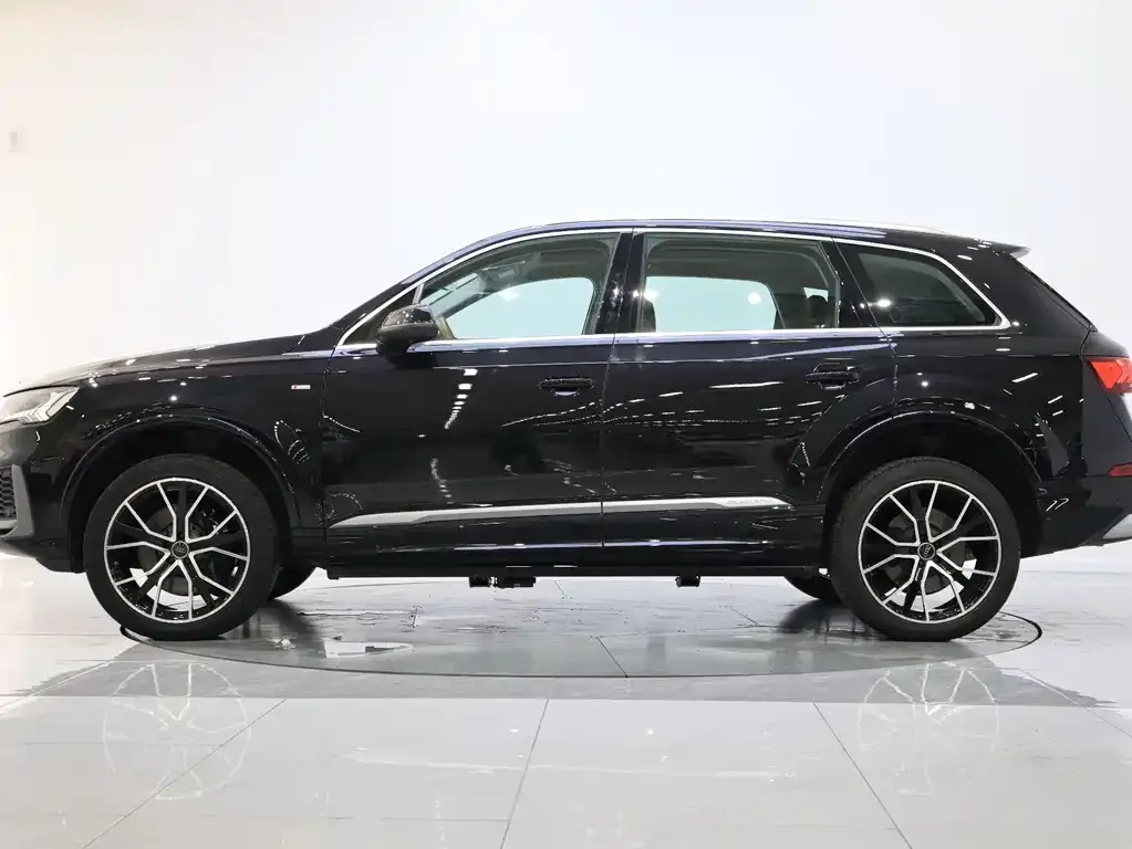 Audi Q7 — фото 5
