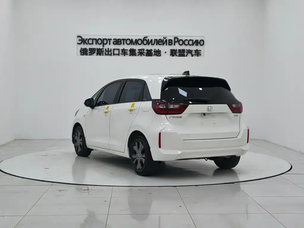 Honda Fit — фото 4