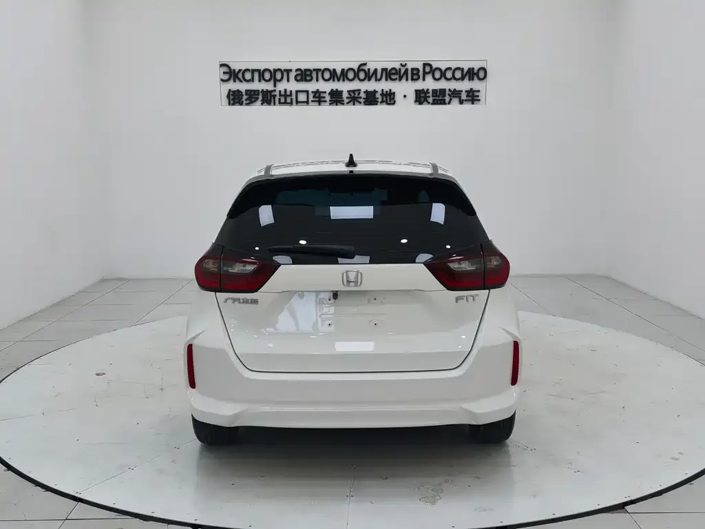 Honda Fit — фото 5
