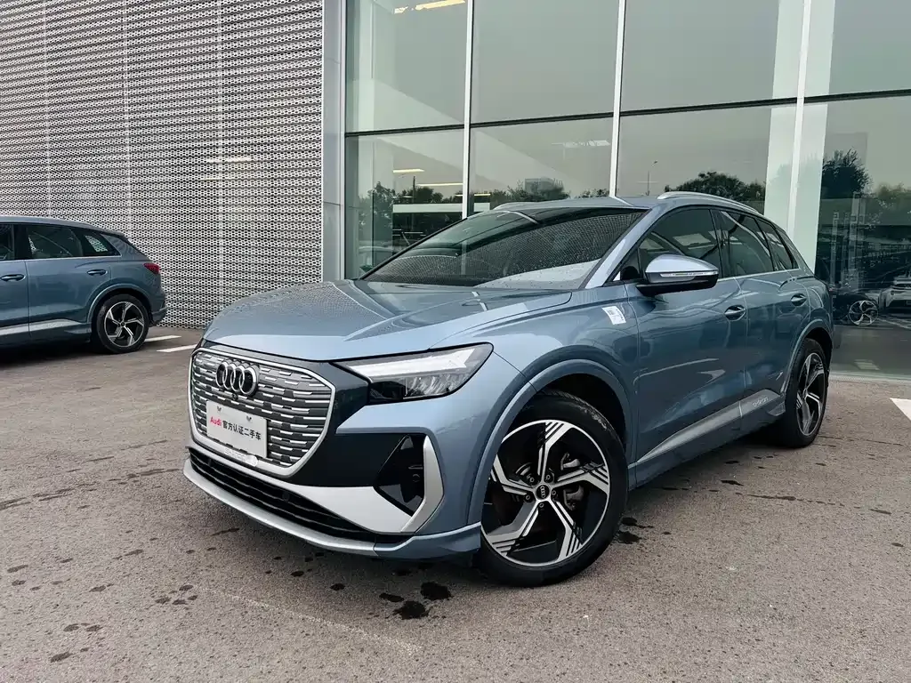 Audi Q4 e-tron — фото 1