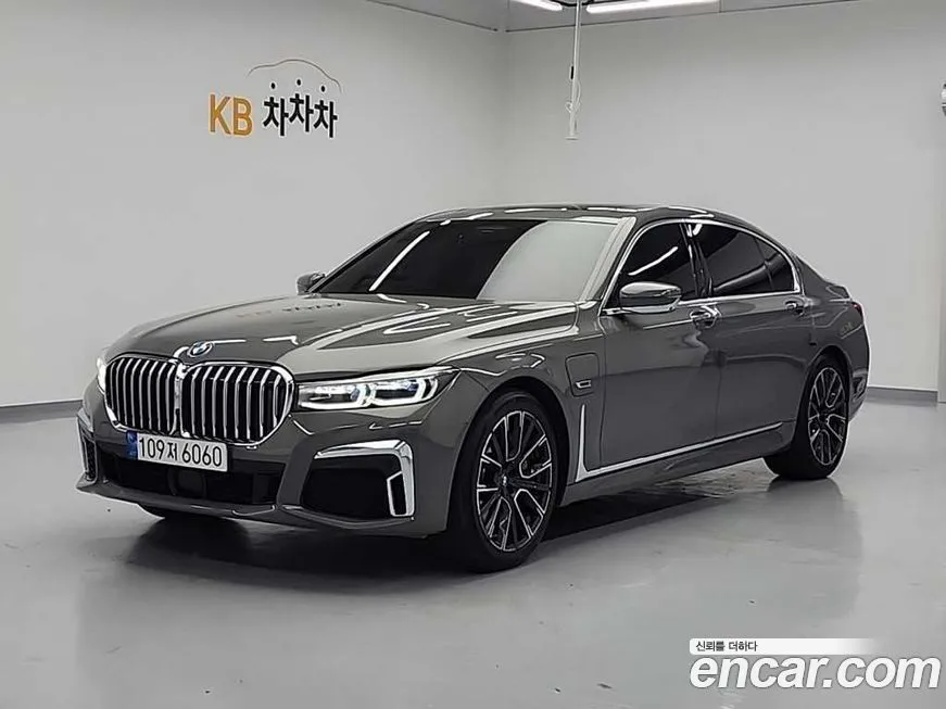 BMW 7-Series — фото 1