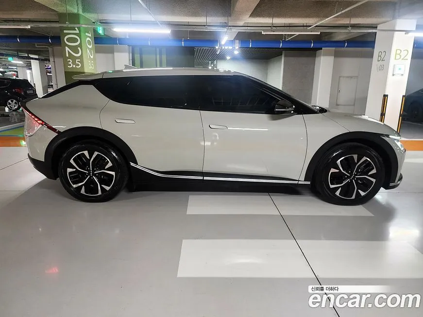 Kia EV6 — фото 8