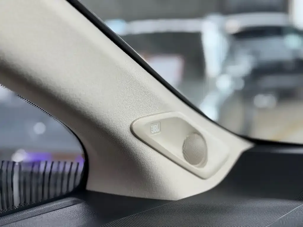 Toyota Alphard — фото 10