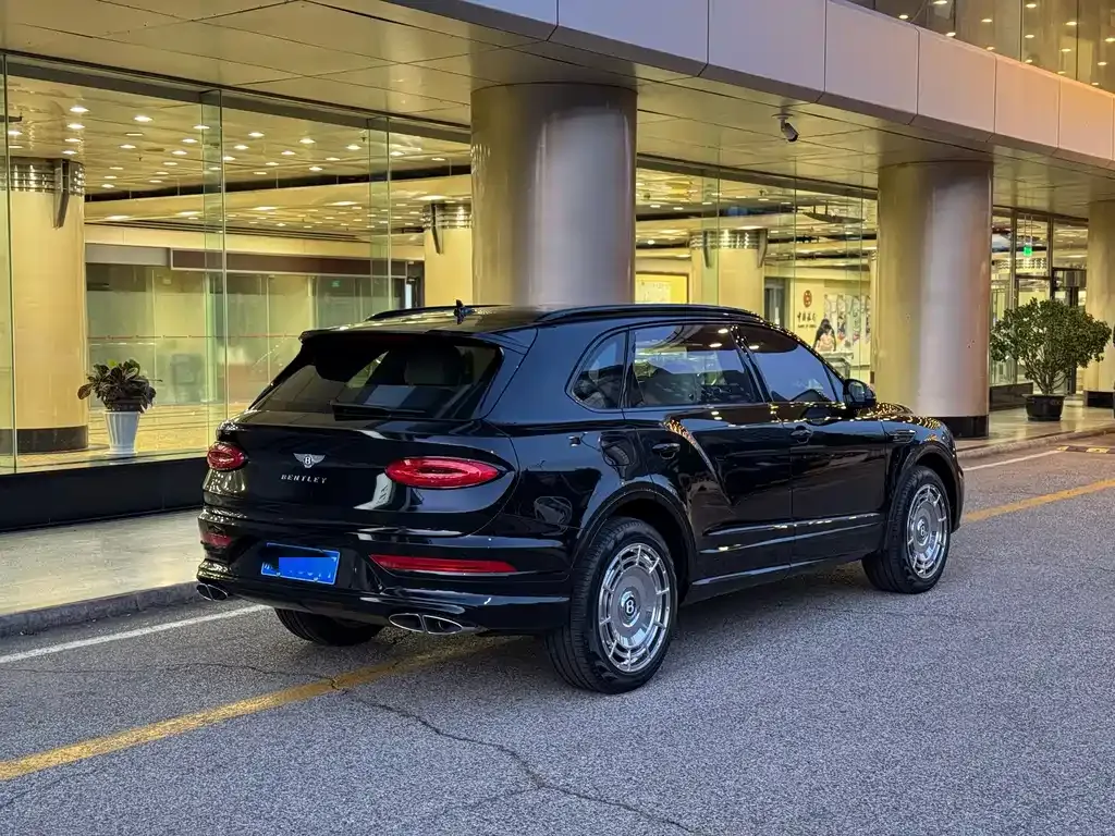 Bentley Bentayga — фото 7