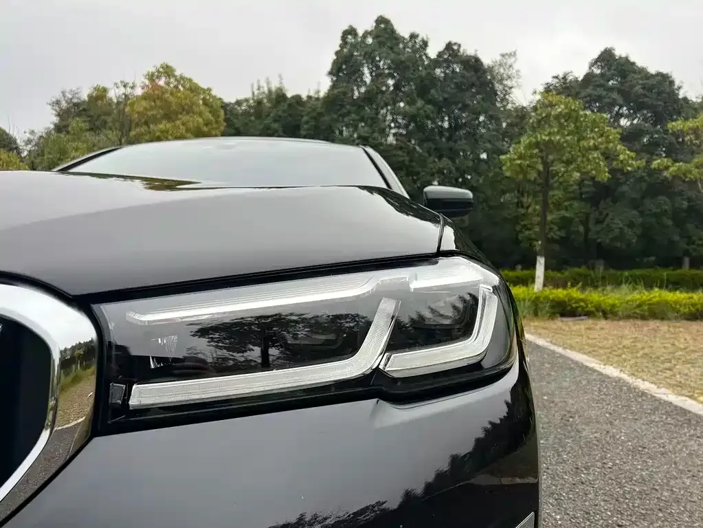 BMW 5 Series — фото 10