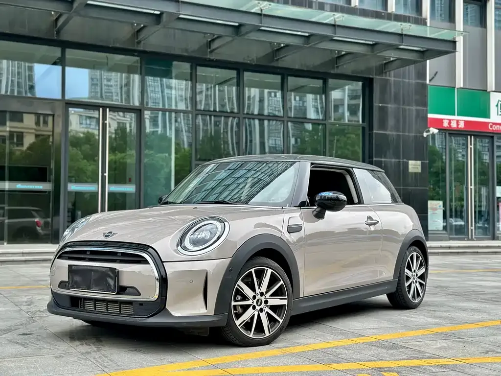 MINI Cooper (3-door) — фото 1
