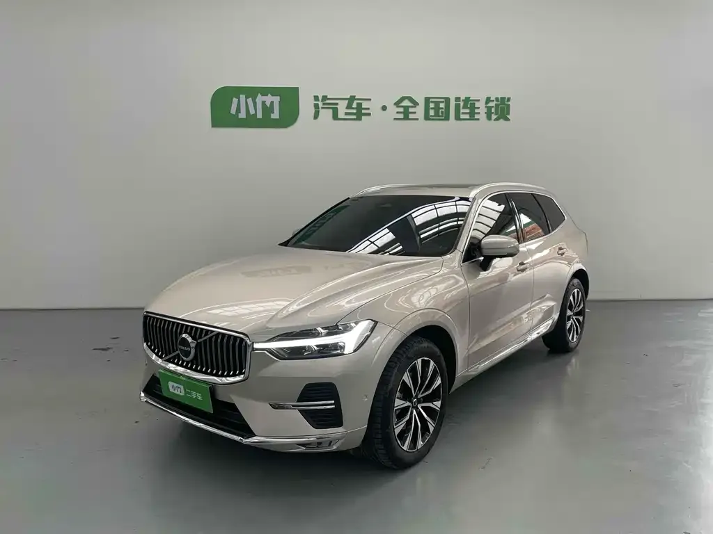 Volvo XC60 — фото 1
