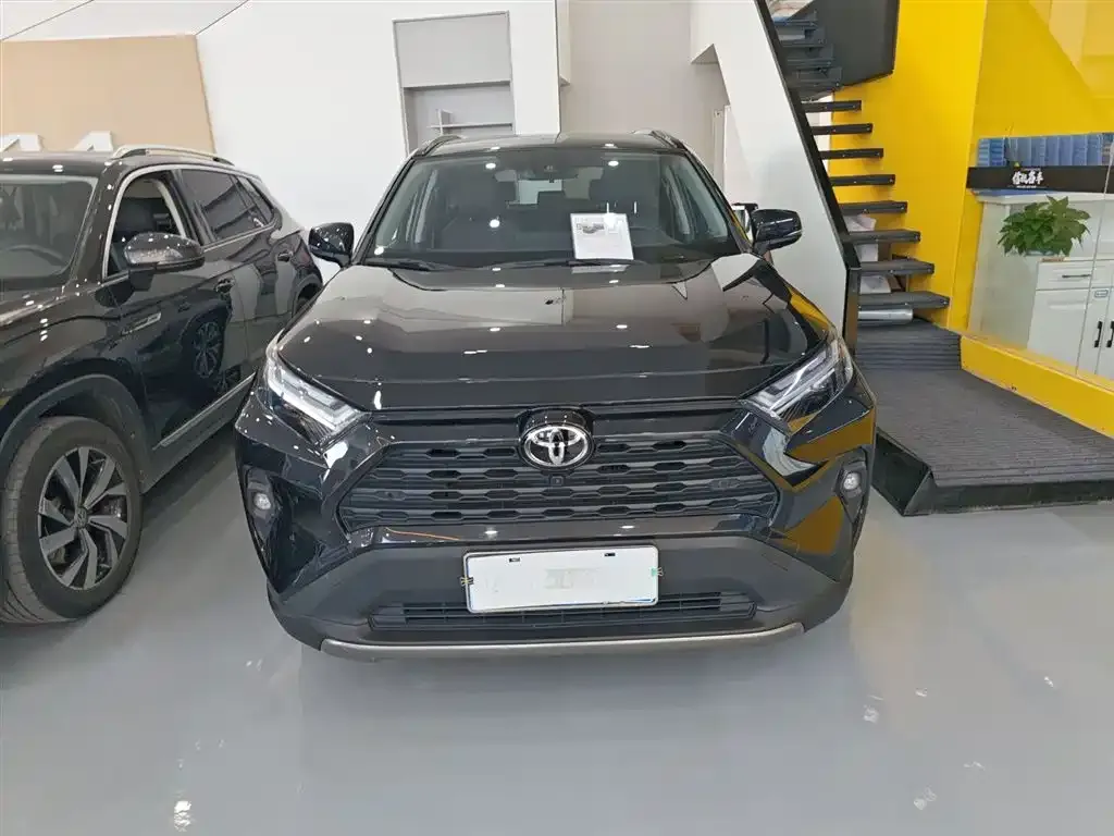 Toyota RAV4 — фото 3