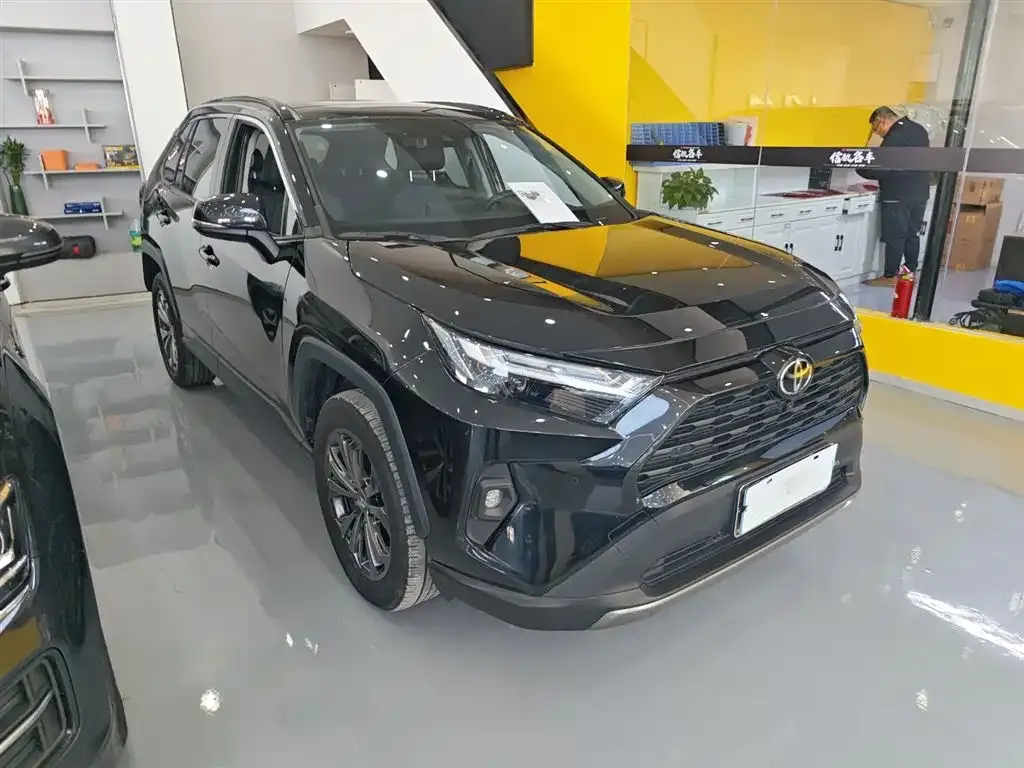Toyota RAV4 — фото 4