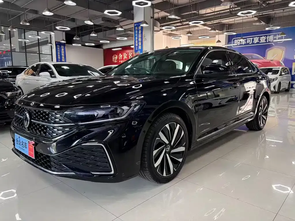 Volkswagen Passat — фото 1