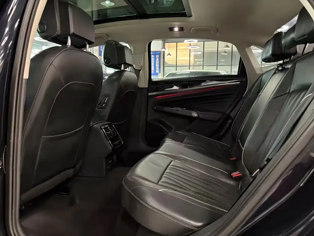 Volkswagen Passat — фото 5