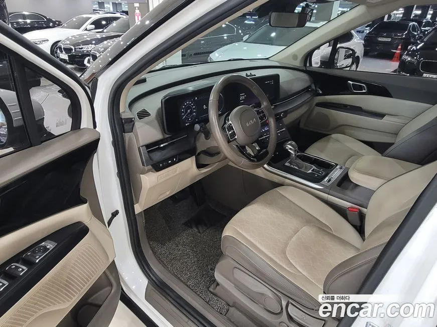 Kia Carnival — фото 10
