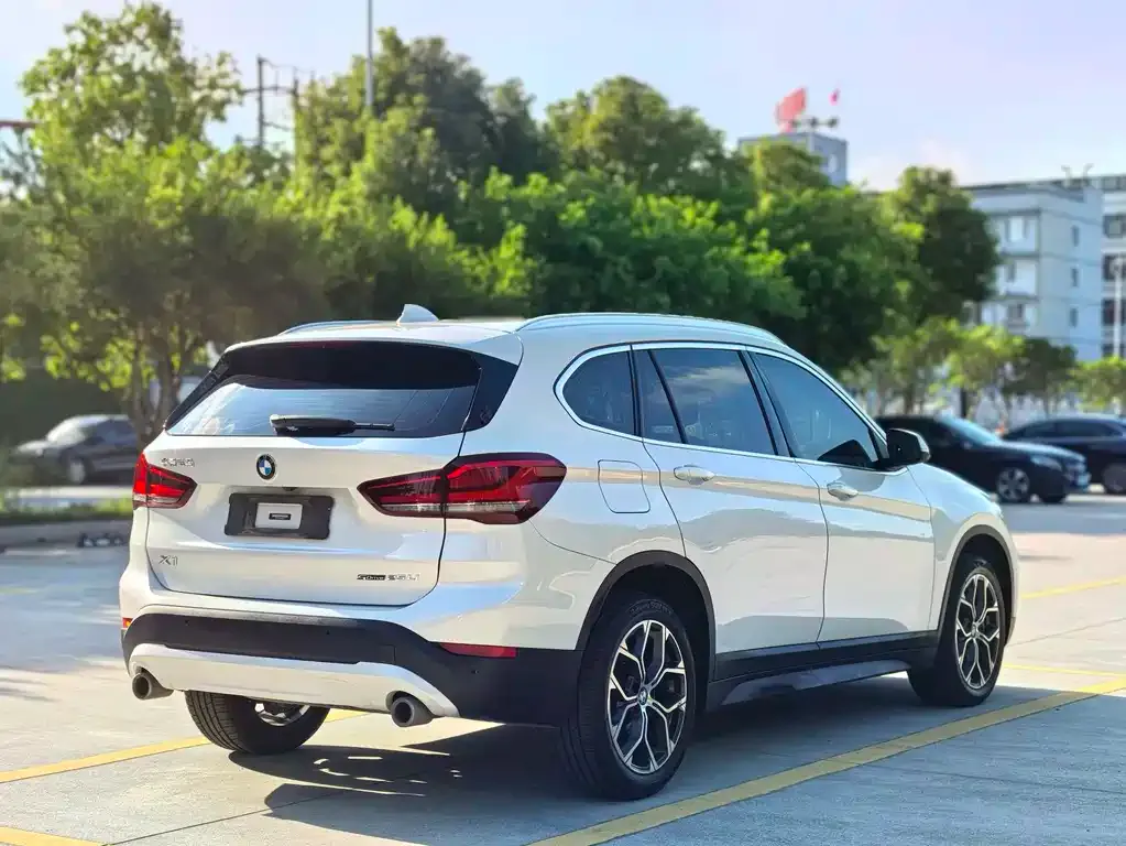 BMW X1 — фото 7
