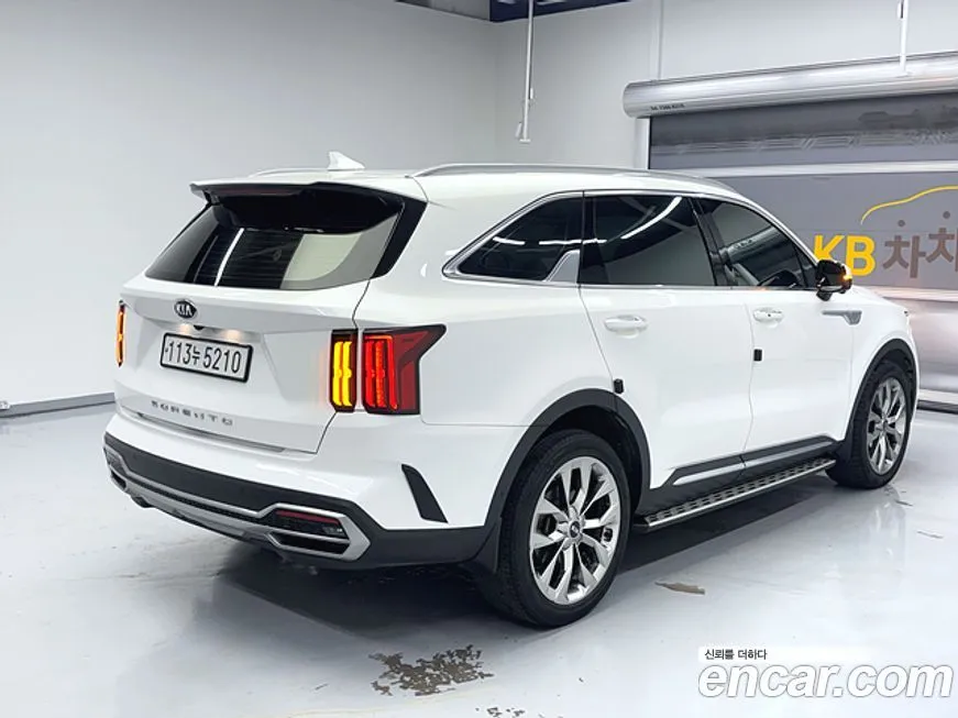Kia Sorento — фото 6