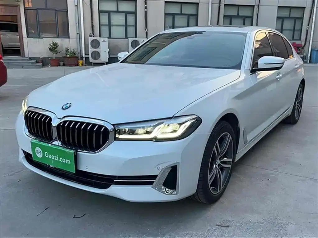 BMW 5 Series — фото 1