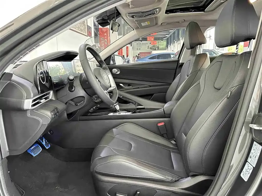 Hyundai Elantra — фото 4
