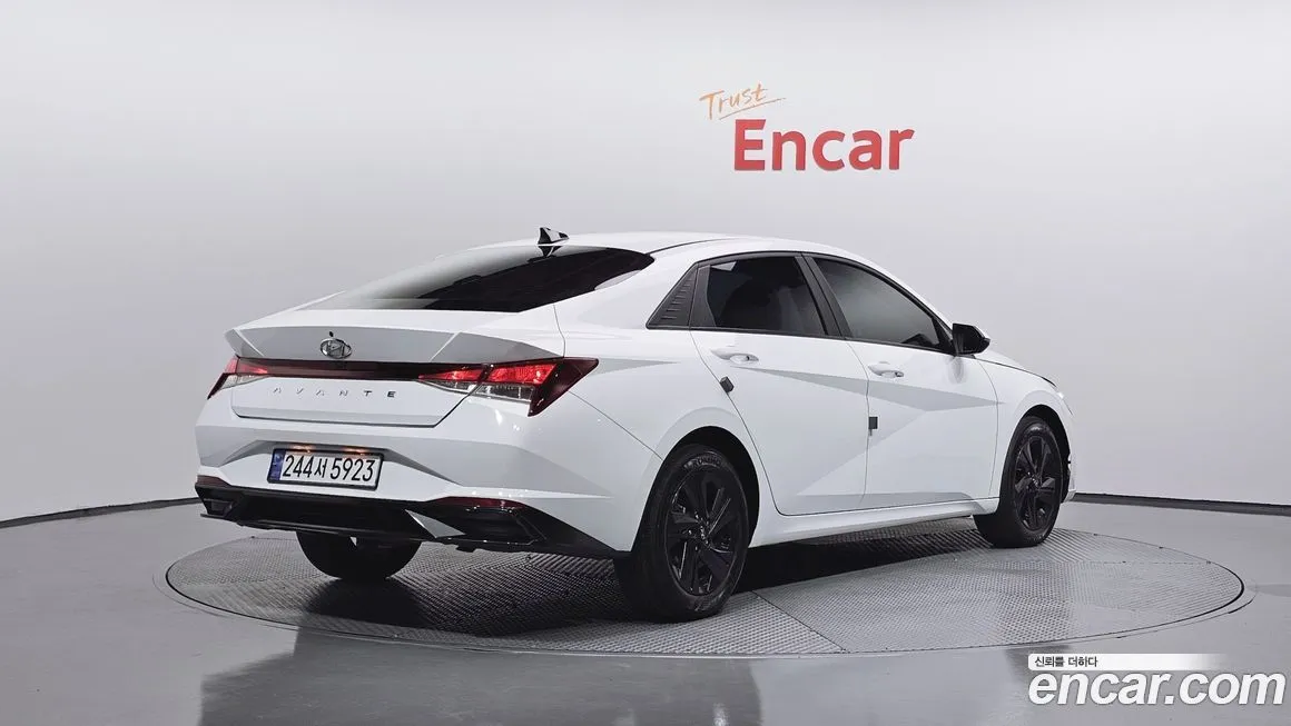 Hyundai AVANTE — фото 2