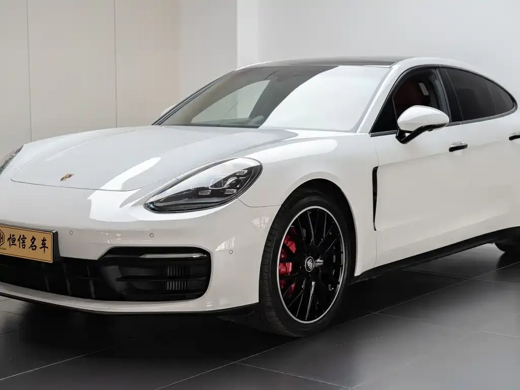 Porsche Panamera — фото 1