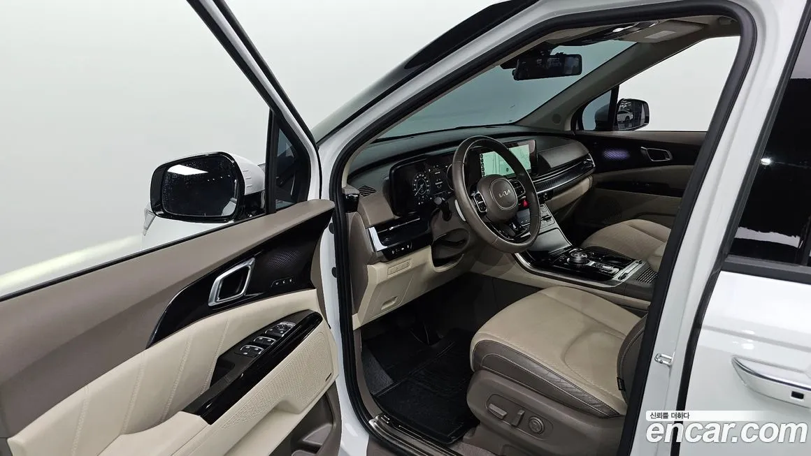 Kia Carnival — фото 10