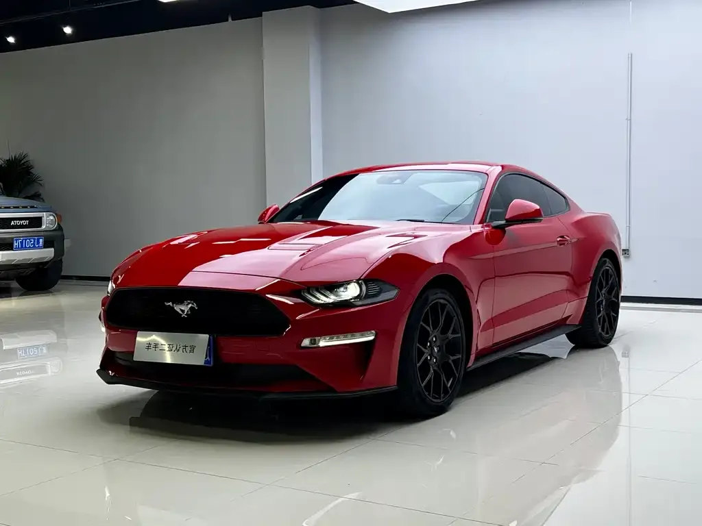 Ford Mustang — фото 1