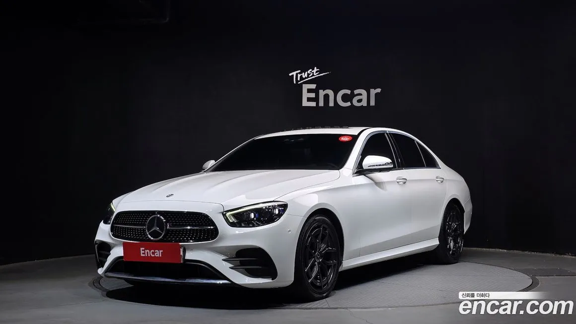 Mercedes-Benz E-Class — фото 1