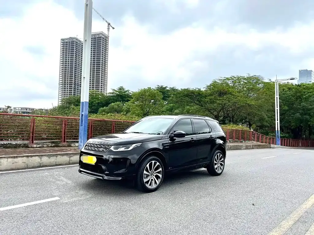 Land Rover Discovery Sport — фото 1