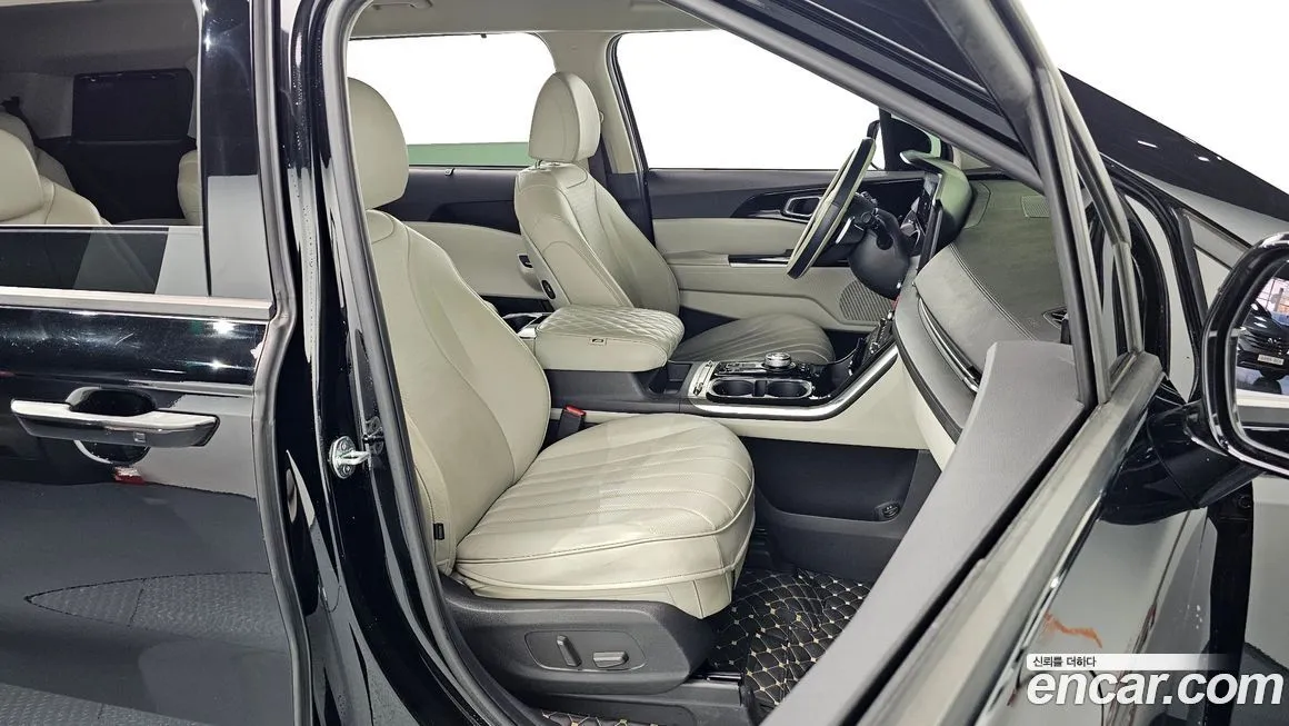Kia Carnival — фото 10