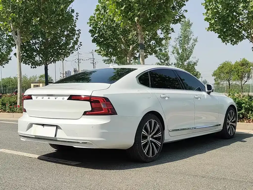 Volvo S90 — фото 9