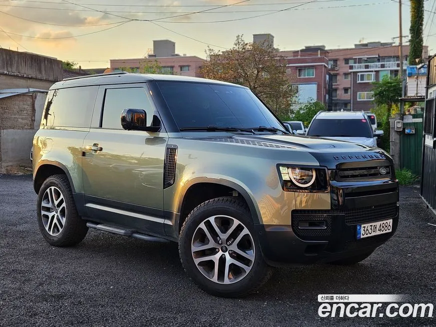 Land Rover Defender — фото 1