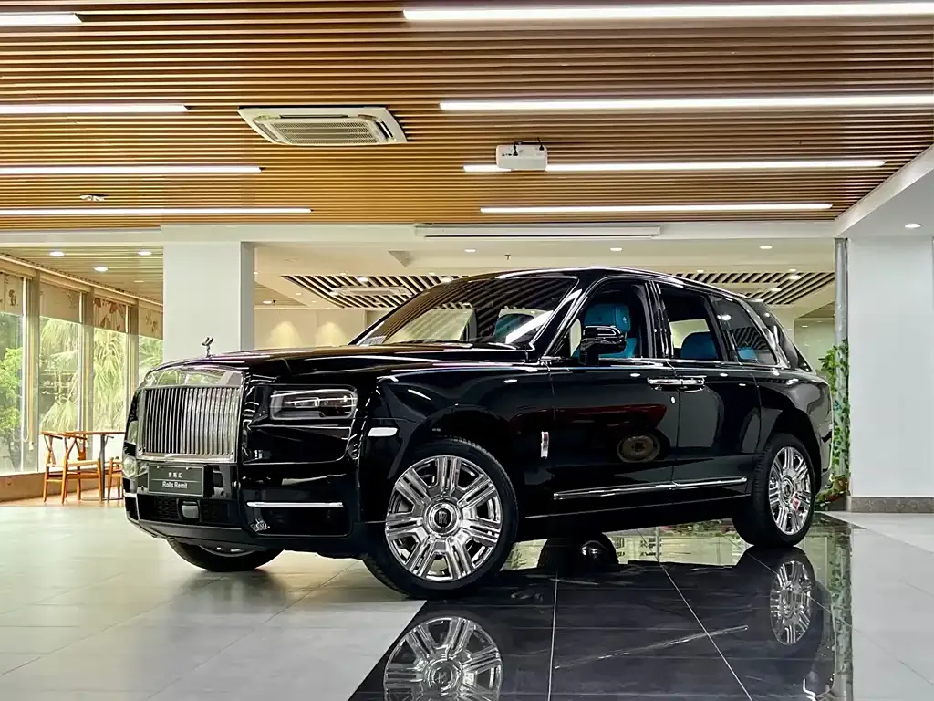 Rolls-Royce Cullinan — фото 1
