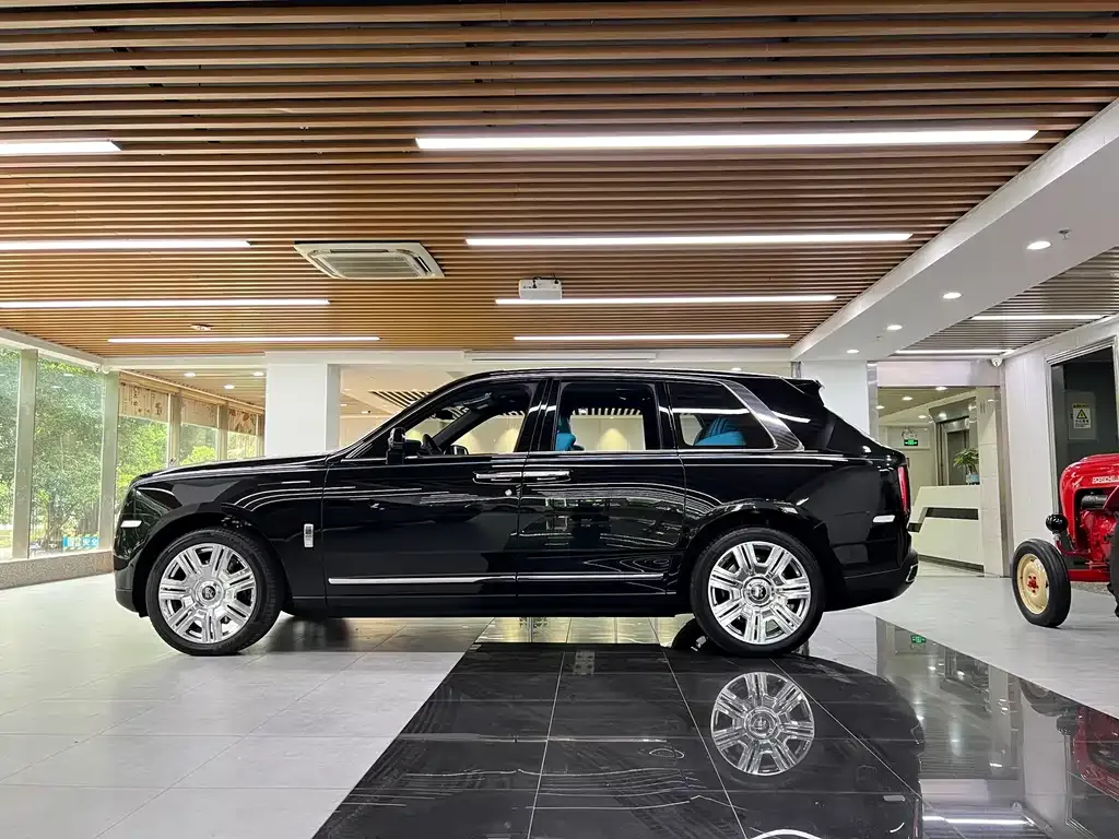 Rolls-Royce Cullinan — фото 5