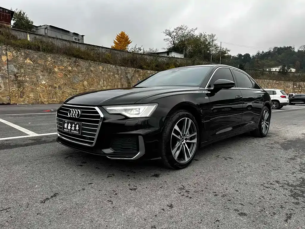 Audi A6L — фото 1