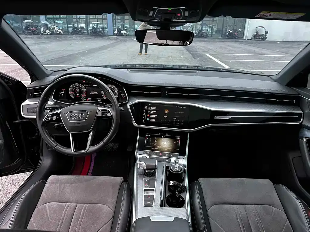 Audi A6L — фото 9