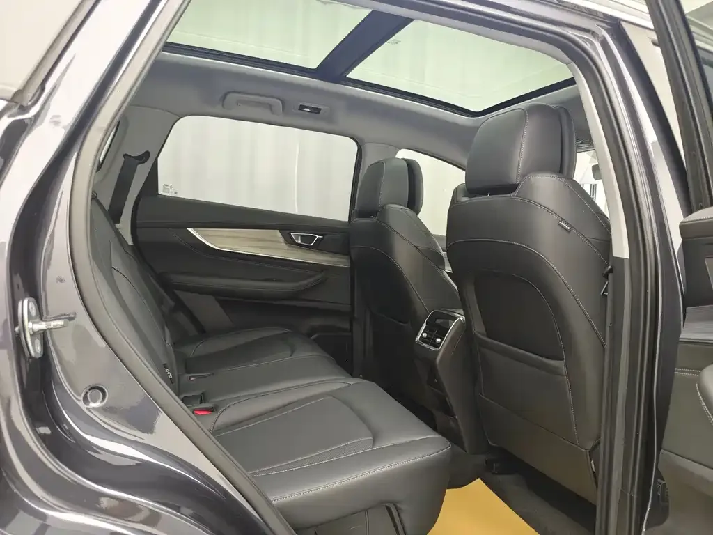 Chery Tiggo 8 PLUS — фото 10