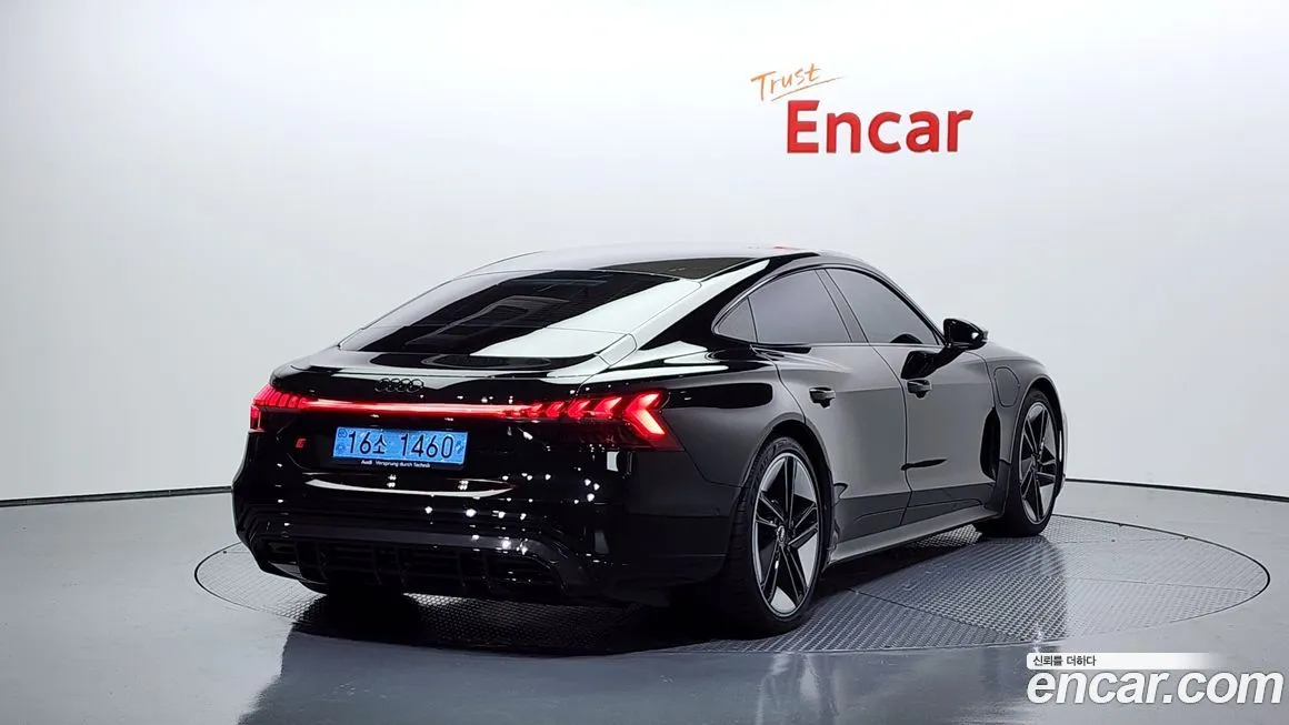 Audi RS e-tron GT — фото 2
