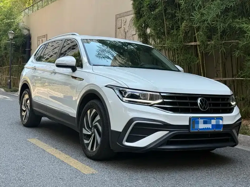 Volkswagen Tiguan L — фото 3