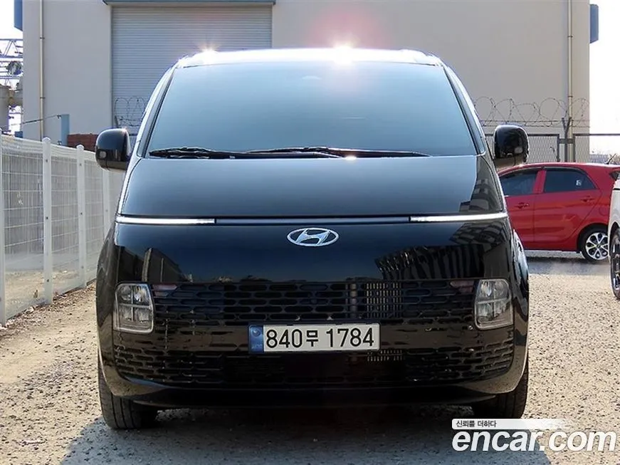 Hyundai Staria — фото 1