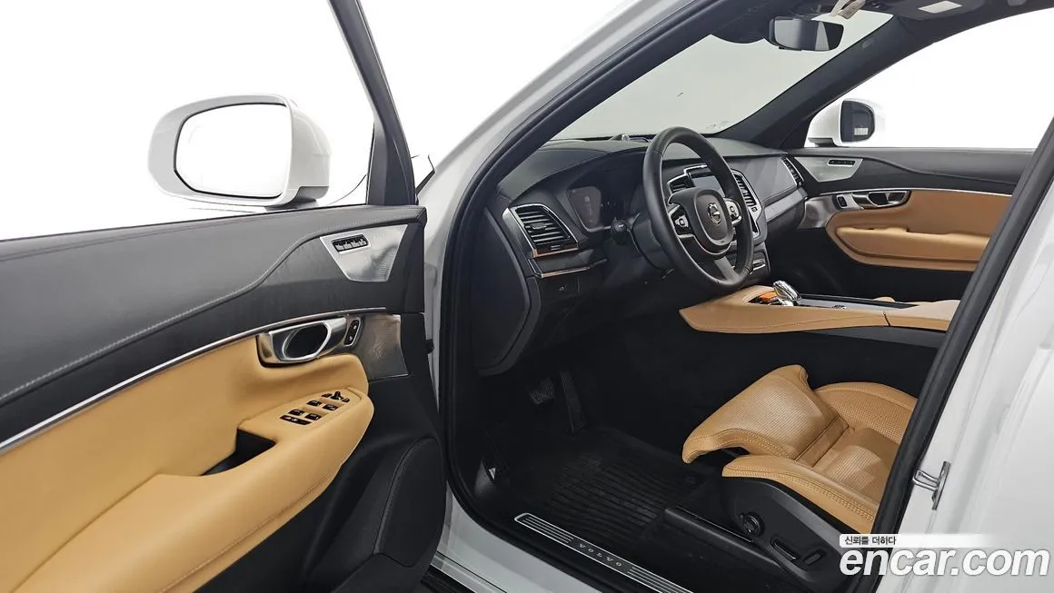 Volvo XC90 — фото 10