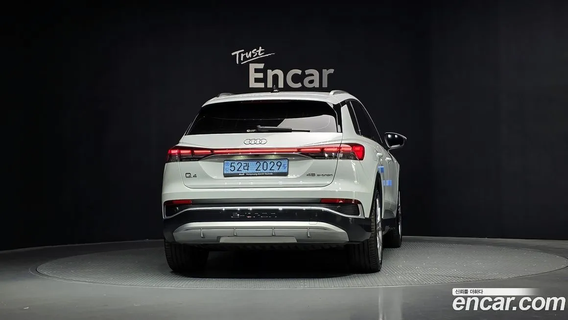 Audi Q4 e-tron — фото 4