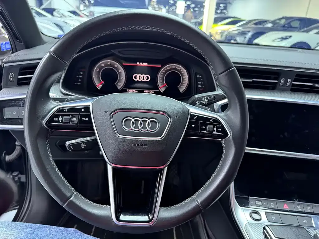 Audi A6L — фото 5