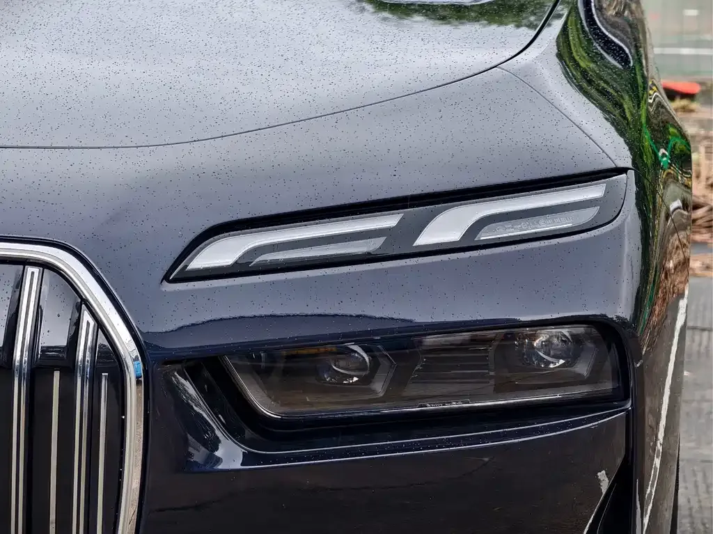 BMW 7 Series — фото 4
