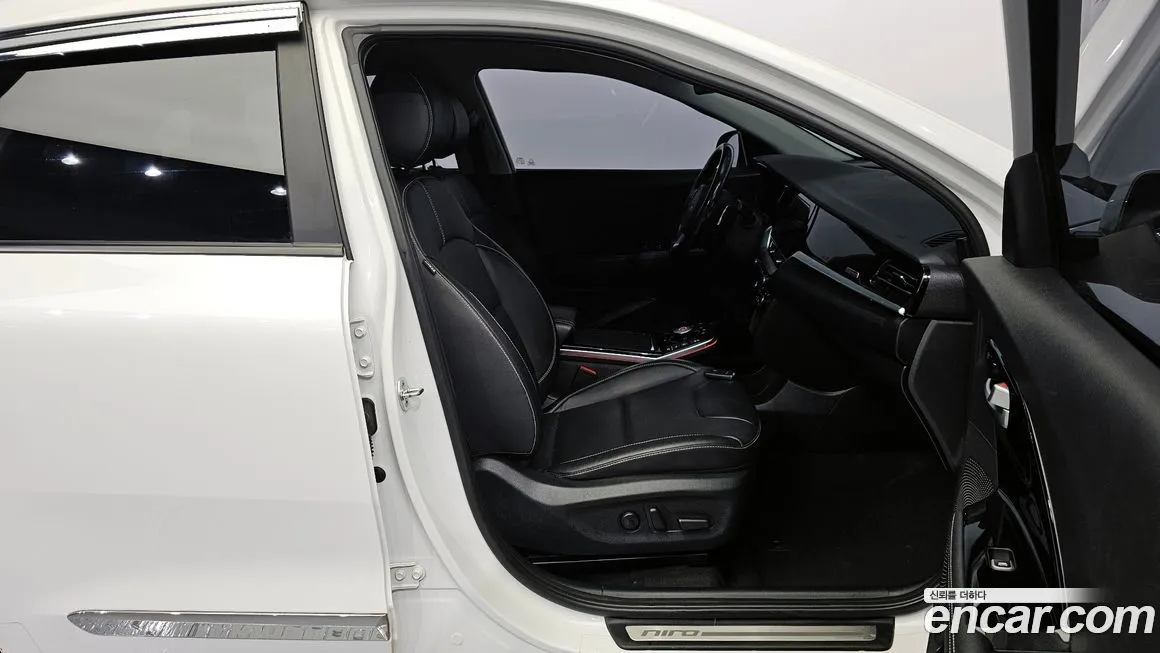 Kia Niro — фото 10