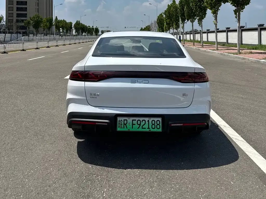 BYD Qin L — фото 4
