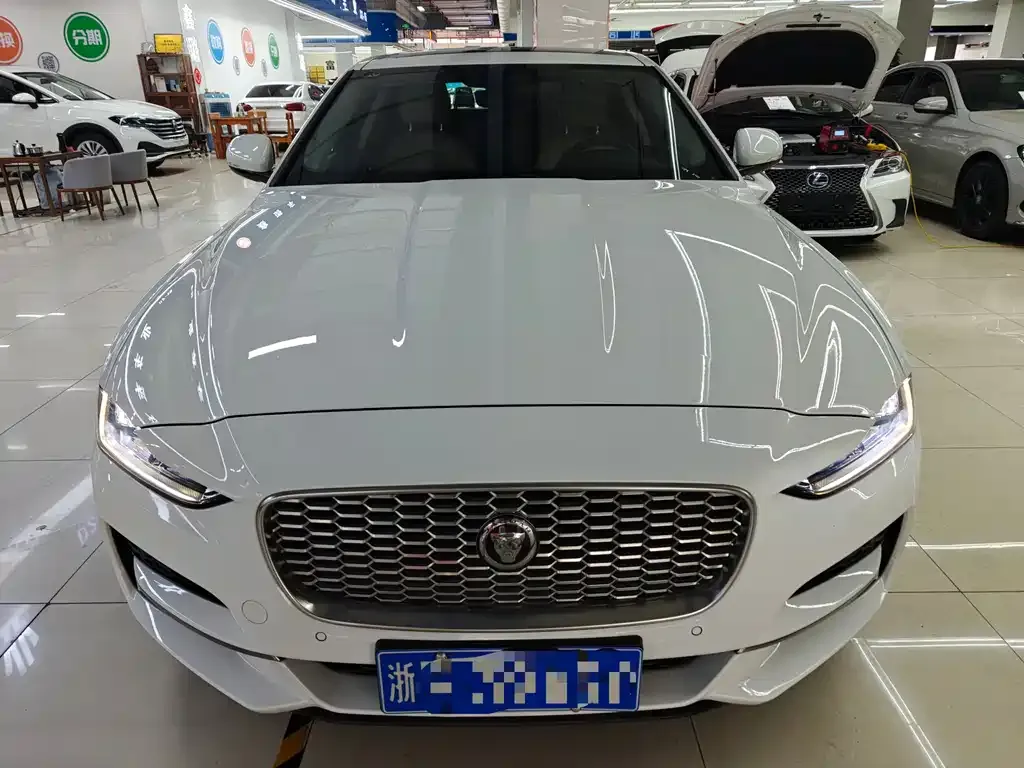 Jaguar XEL — фото 1
