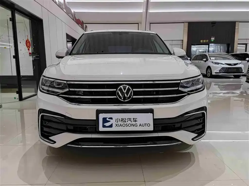 Volkswagen Tiguan L — фото 2